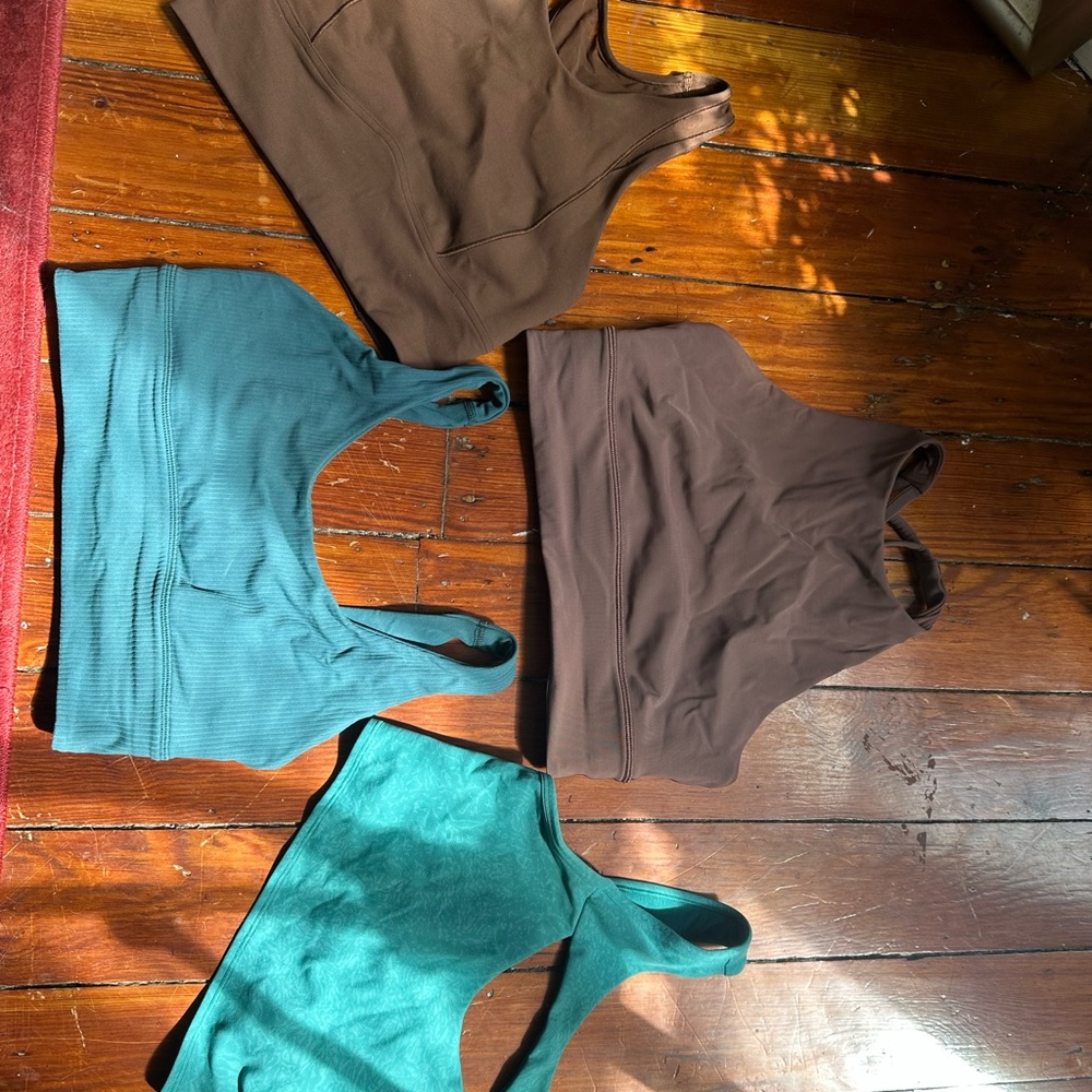 Lot of lululemon bras!
